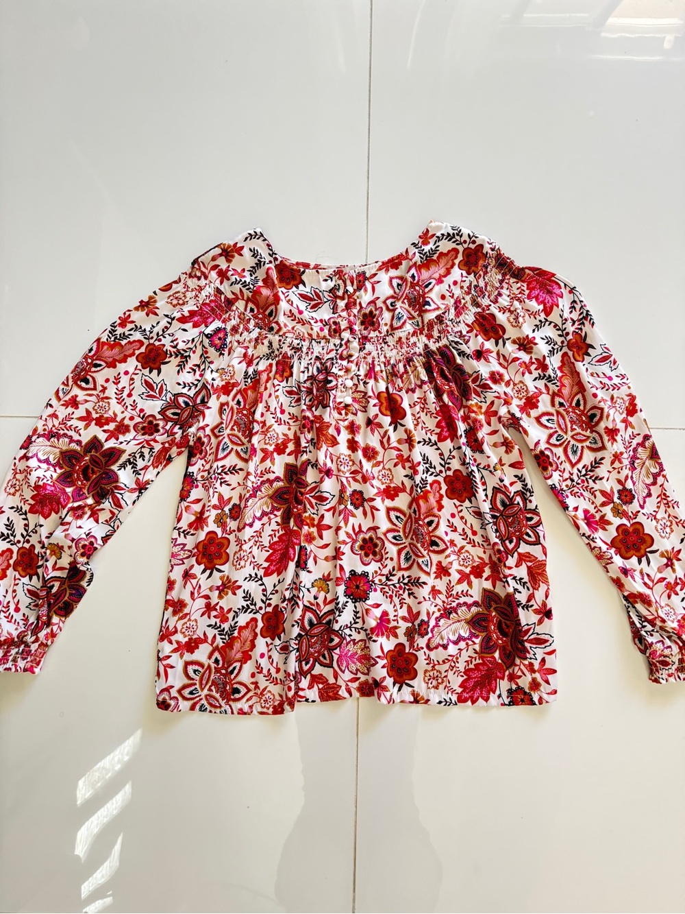 Loft Floral Smocked Peasant Blouse in Red and Pink Sz M - Picture 2 of 6